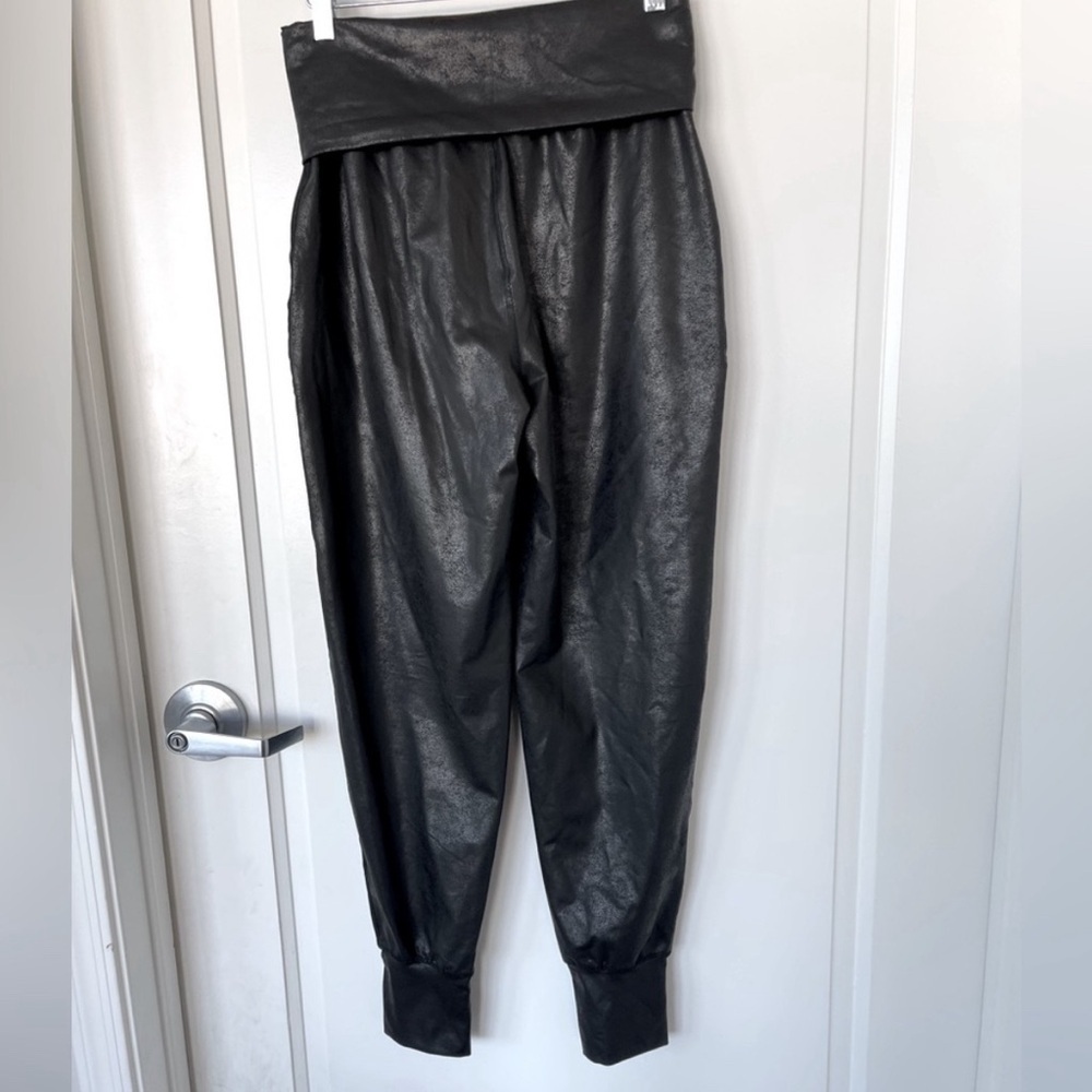 Aerie Offline The Hugger Crackle Black
Jogger Sz XS